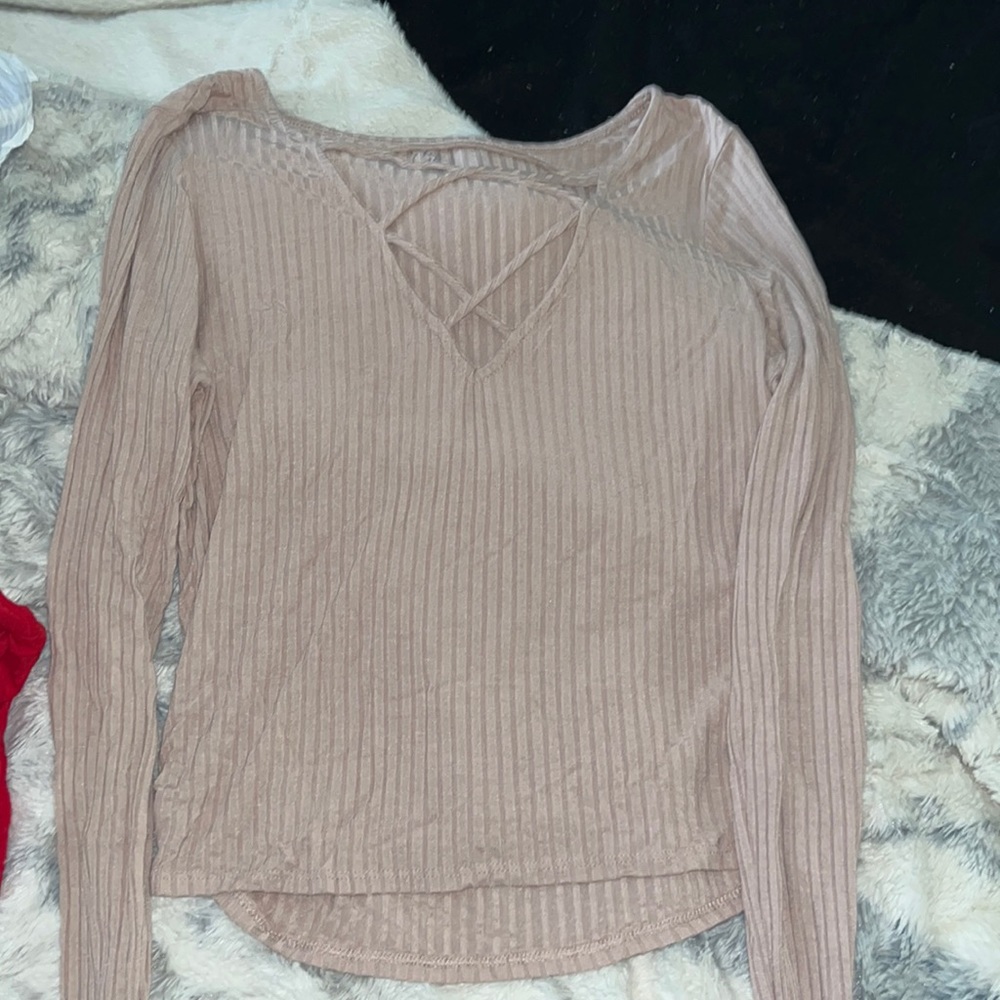 Low cut crop top
